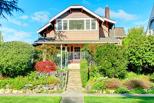 istock Big house with beautiful curb appeal 477097803