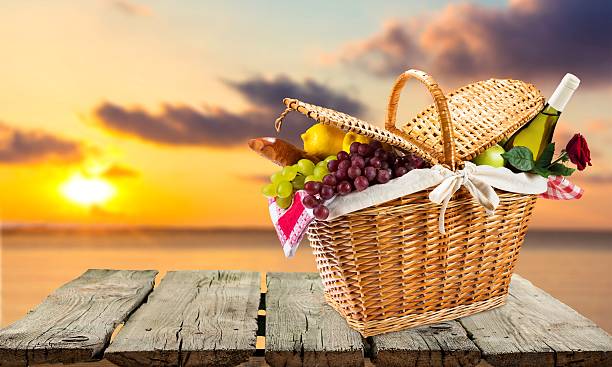 istock Picnic Basket, Valentine's Day, Picnic 477100626