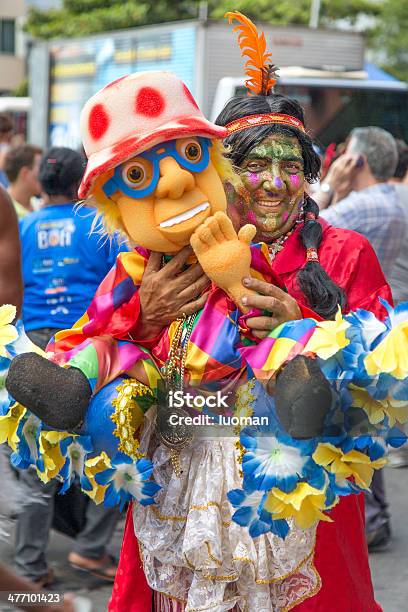 Parata Di Carnevale A Rio - Fotografie stock e altre immagini di Adulto - Adulto, Albero, Albero tropicale