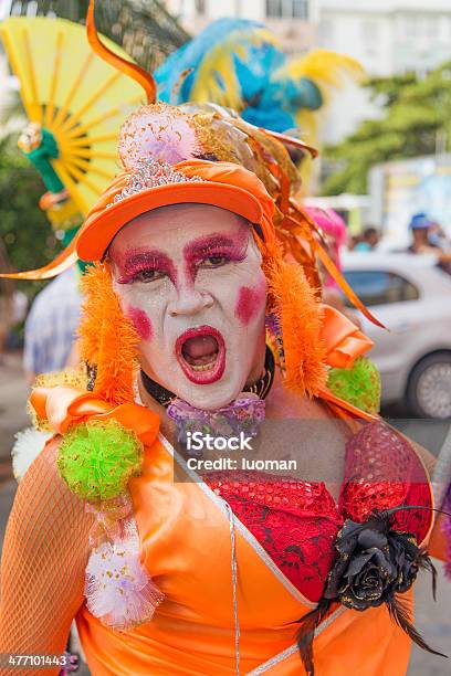 Parata Di Carnevale A Rio - Fotografie stock e altre immagini di Adulto - Adulto, Albero, Albero tropicale