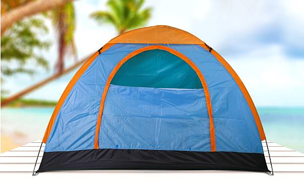carpa de acampada, aislado - tent camping dome tent single object fotografías e imágenes de stock
