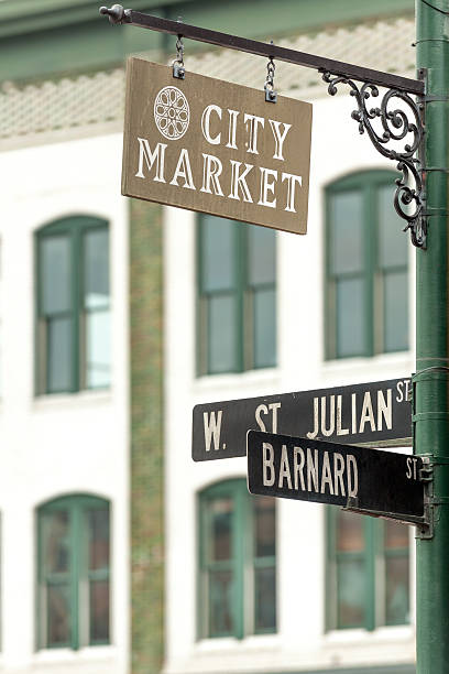istock Savannah City Market 477129158