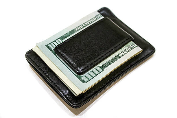 istock Money Clip Wallet 477145718