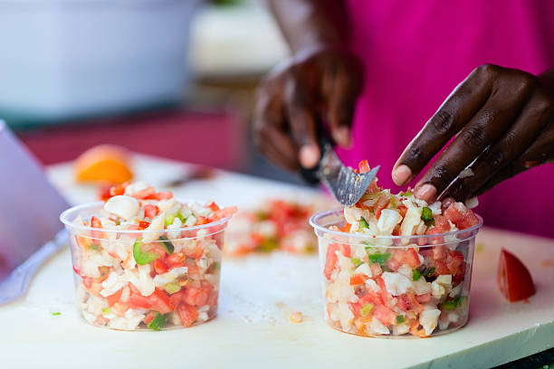 salada de moluscos das bahamas - queen conch - fotografias e filmes do acervo