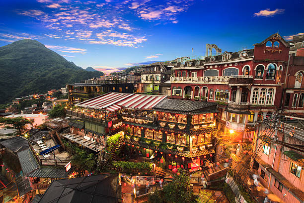 hillside casas de chá em jiufen, taiwan. - taipei built structure taiwan urban scene - fotografias e filmes do acervo