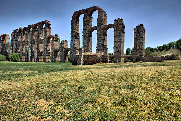 istock Roman Aqueduct of Merida 477182096