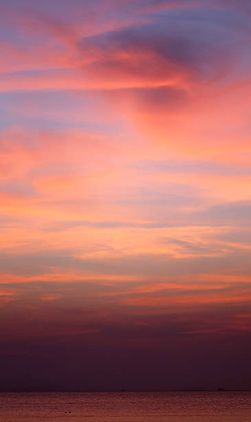 istock Beautiful sea sunset 477187808