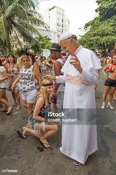 Foto de Rua Carnaval No Rio e mais fotos de stock de Abençoar - Abençoar, Adulto, Ajoelhar