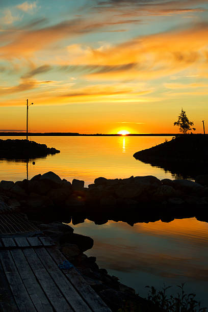 schwedische sonnenuntergang - norrland stock-fotos und bilder