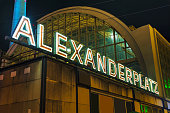 alexanderplatz-platz-in-berlin-deutschland.jpg?b=1&s=170x170&k=20&c=7WUX8mkvBKW1nclRzw5MdCdgQs1Isjqam0dAgHfDvUo=