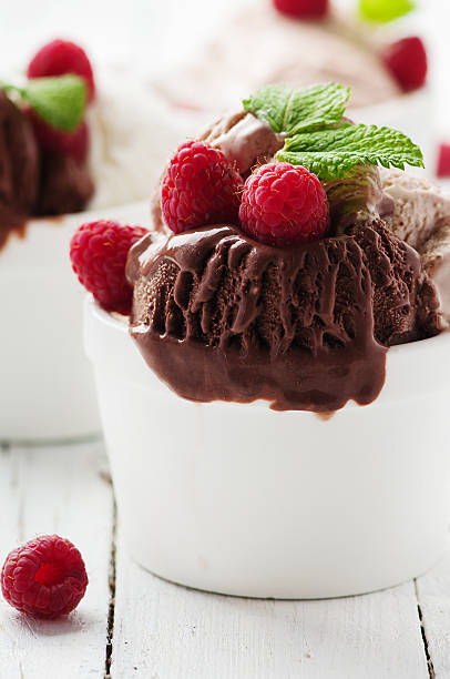 istock Ice cream with berry and mint 477273248