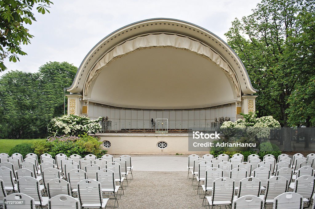 Musikpavillon unter freiem Himmel im amphitheater - Lizenzfrei Konzertmuschel Stock-Foto