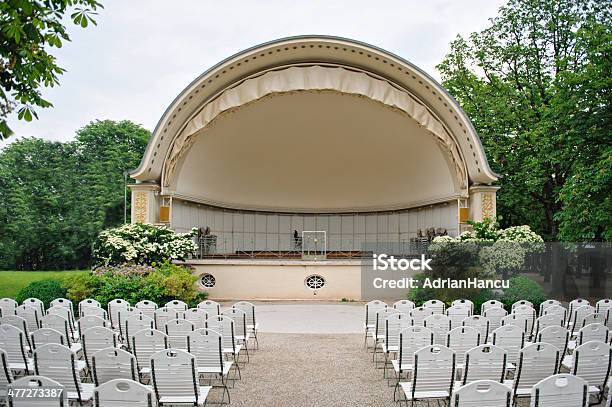 Musikpavillon Unter Freiem Himmel Im Amphitheater Stockfoto und mehr Bilder von Konzertmuschel - Konzertmuschel, Bühne, Architektur