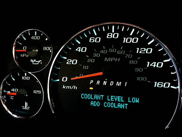 Coolant level low warning light Coolant level low warning light on dashboard coolant stock pictures, royalty-free photos & images