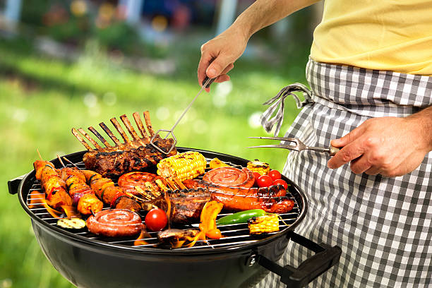 バーベキューグリル - barbecue grill chef barbecue sausage ストックフォトと画像