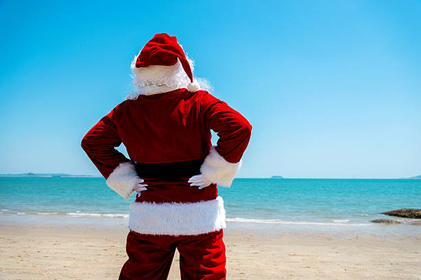 istock Santa claus on vacation 477330902