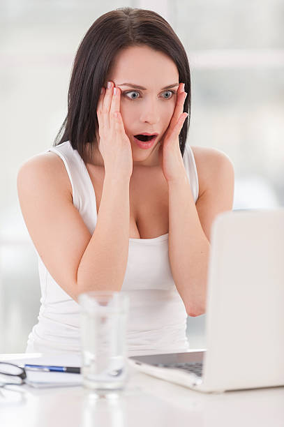 istock Shocked business lady. 477341041