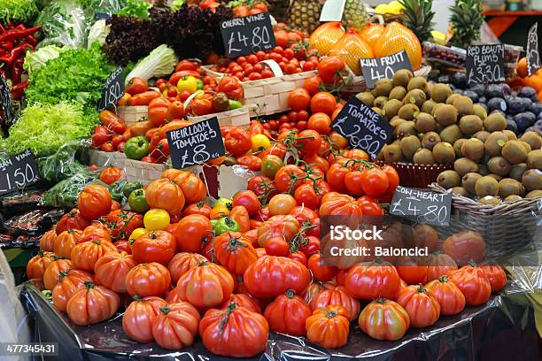 Photo libre de droit de Tomates banque d'images et plus d'images libres de droit de Aliment - Aliment, Aliment cru, Caisse