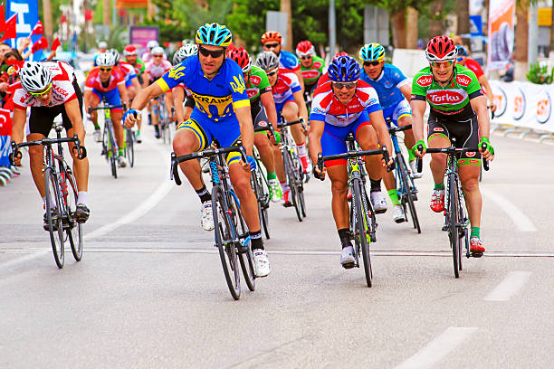 gara ciclistica tour of mersin'internazionale",自転車レース」の国際ツアーメルスィン cm" - racing bicycle cycling professional sport bicycle photos et images de collection