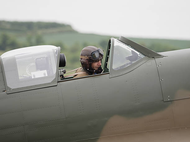 spitfire pilot - spitfire airplane world war ii airshow zdjęcia i obrazy z banku zdjęć