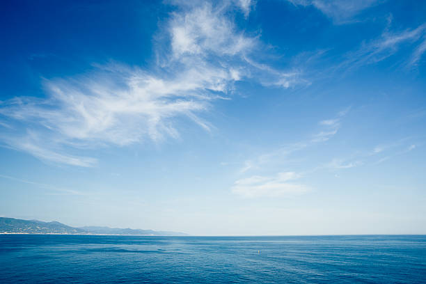 magnifique paysage de la mer - ciel bleu photos et images de collection