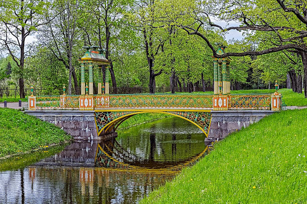 chinesische-brücke - alex parks stock-fotos und bilder