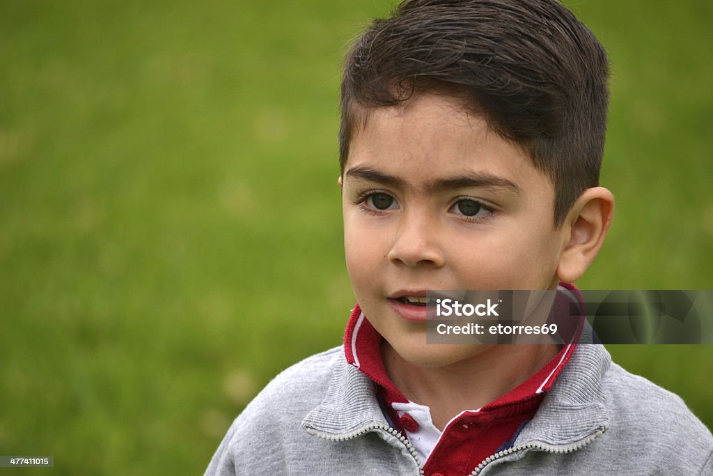 Bambini che giocano nel parco - Foto stock royalty-free di Ambientazione esterna