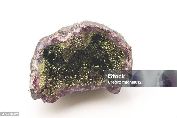 Geode Amethyst Foto de stock y más banco de imágenes de Amatista - Amatista, Blanco - Color, Cuarzo