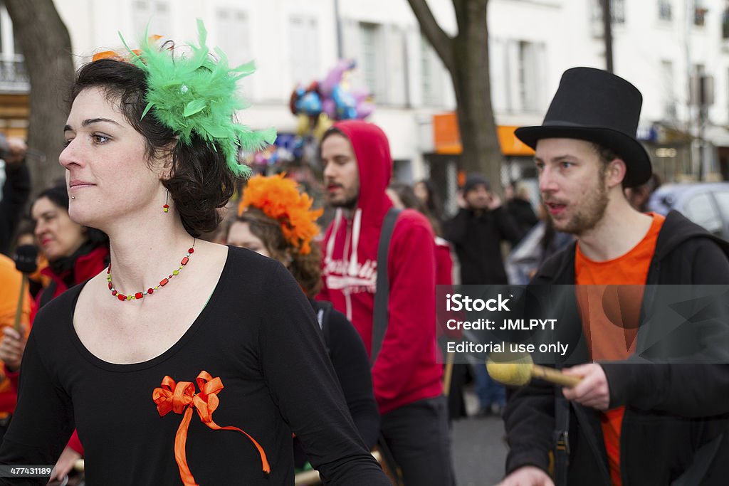 Karneval von Paris, junge Frau versteckte wie el-galaa bridge - Lizenzfrei Paris Stock-Foto