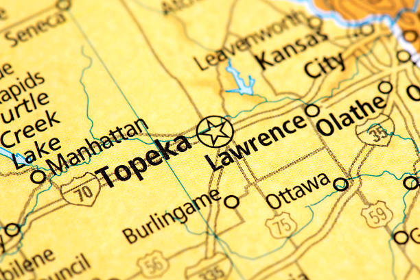 карта топика в штат канзас, сша - kansas topeka state capital стоковые фото и изображения