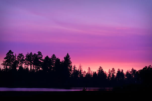 マンザニタ湖の夕日 - manzanita lake ストックフォトと画像