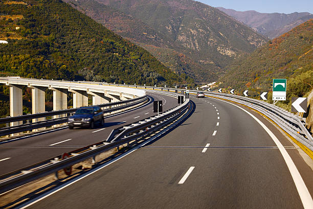 a highway - concrete curve highway symbol - fotografias e filmes do acervo