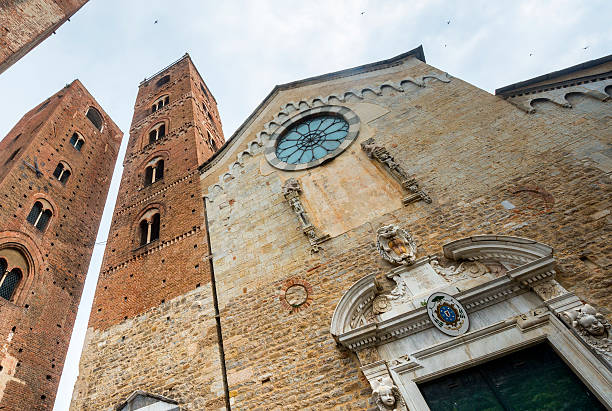 알바 - italy albenga liguria tower 뉴스 사진 이미지