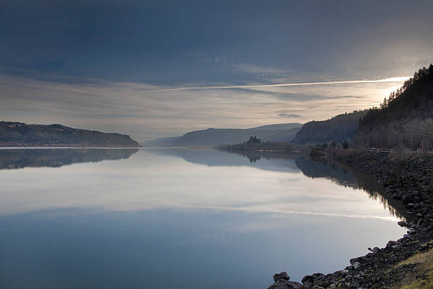 istock Sunrise Over Columbia River Gorge 477459765