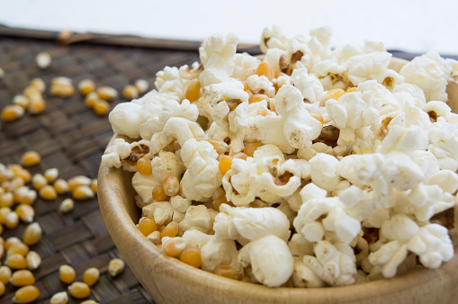 corn popcorn raw cooked bowl mix seed tray