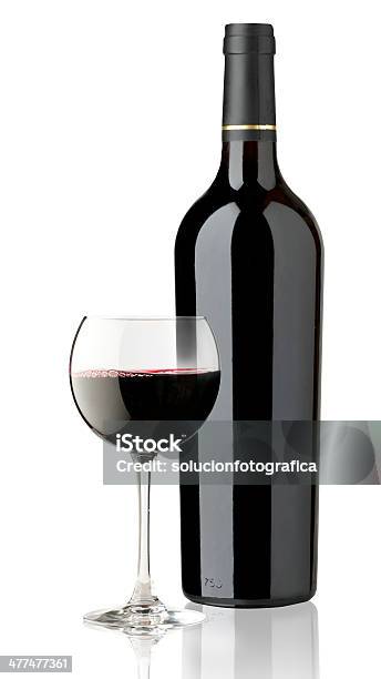 Rotes Glas Und Flasche Wein Stockfoto und mehr Bilder von Weinflasche - Weinflasche, Rot, Spiegelung