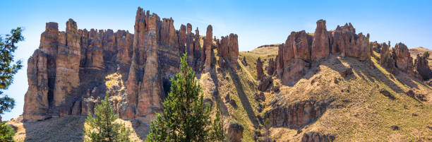 istock Stunning Cliffs Panorama, Clarno Unit, John Day Fossil Beds, Oregon 477487904