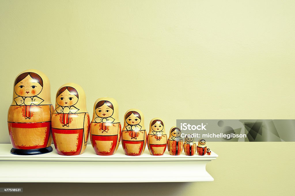 ロシアネスト人形 - サイズのロイヤリティフリーストックフォト