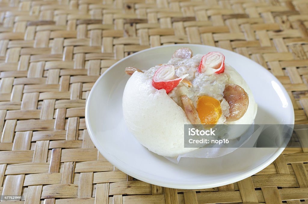 Pãozinho Chinês no Vapor Recheado com Carne de Porco - Royalty-free A Vapor Foto de stock