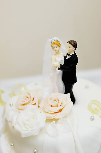 istock Top of wedding cake 477528761