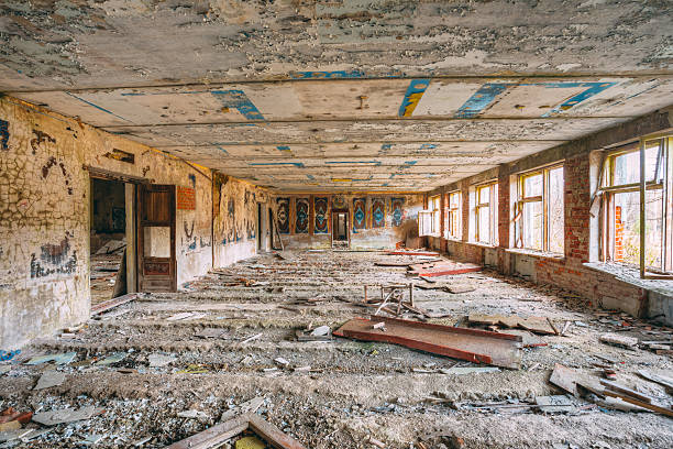 istock Dilapidated Abandoned House In Chernobyl Resettlement Zone. Chor 477530184