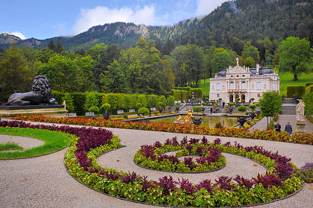 schloss di linderhof - fountain formal garden ornamental garden water foto e immagini stock