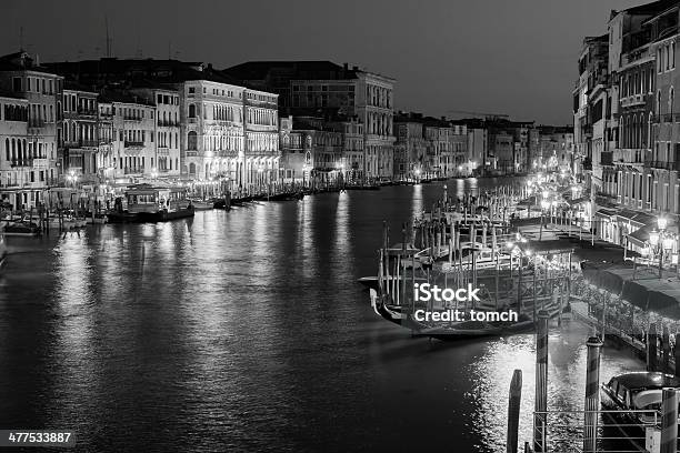 Foto de Veneza Itália e mais fotos de stock de Barco de passageiros - Barco de passageiros, Canal, Casa