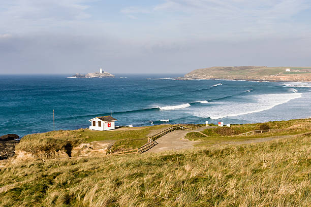 스택스 롤링 대상쪽으로 godrevy 플라주 해안에 콘웰 - cornwall england st ives horizon over water coastal feature 뉴스 사진 이미지