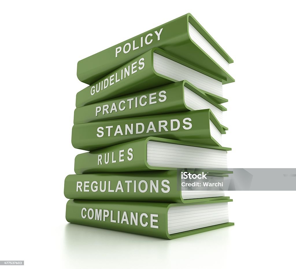 Pila de libros y las normas de cumplimiento verde - Foto de stock de Reglas libre de derechos