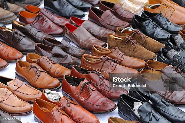 Sapatos Para Utilizado - Fotografias de stock e mais imagens de Antigo - Antigo, Ao Ar Livre, Banca de Mercado