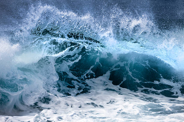 波しぶきを上げる海 ストックフォト