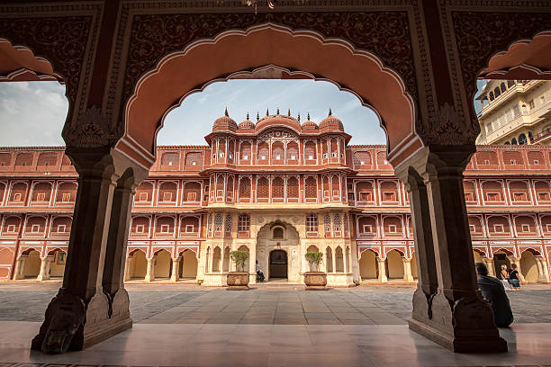 джайпур городской дворец - jaipur amber fort column amber palace стоковые фото и изображения