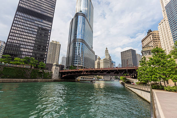 istock Chicago downtown building by Chicago riverwalk 477573096