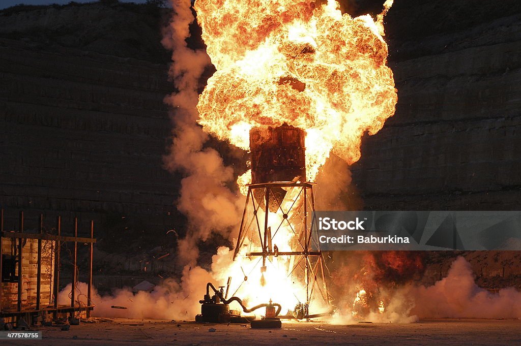 Potente explosión - Foto de stock de Amarillo - Color libre de derechos